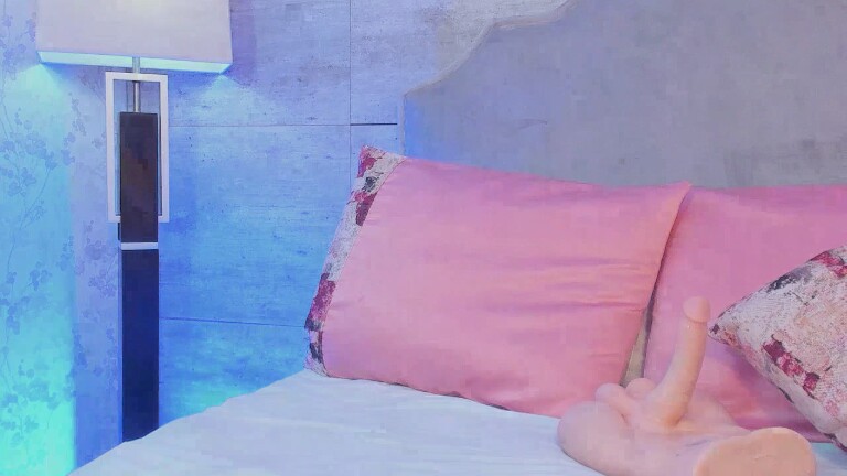 TaniaKatts's Streamate show and profile