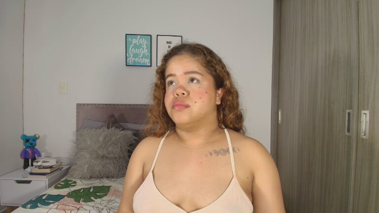littlee_sophiee's Streamate show and profile