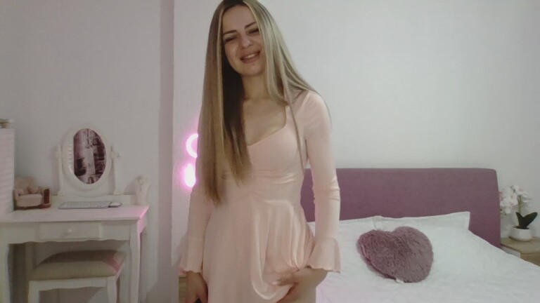 EMYILIA's Streamate show and profile