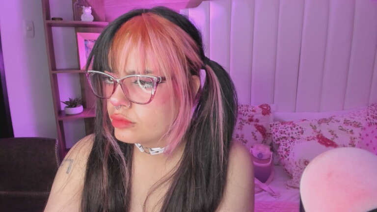 MaddieWaves's Streamate show and profile