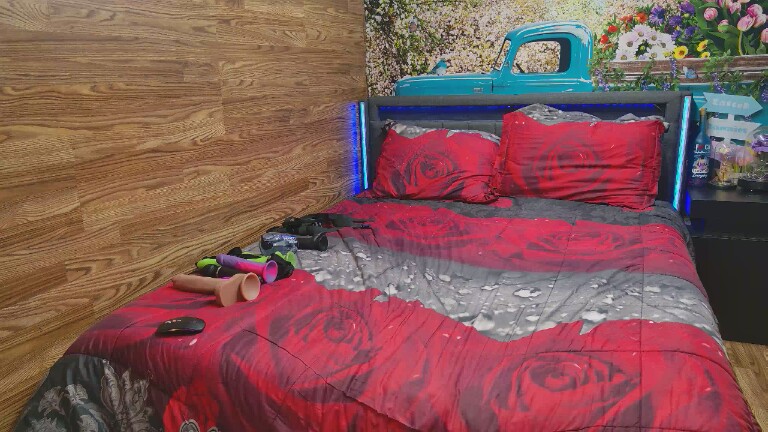 thesexymilf22's Streamate show and profile