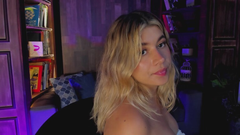 MeliGrey's Streamate show and profile