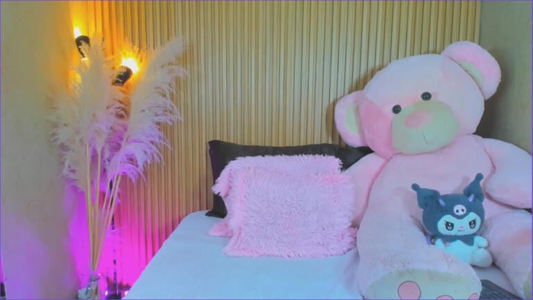 HemmaThompsonn's Streamate show and profile