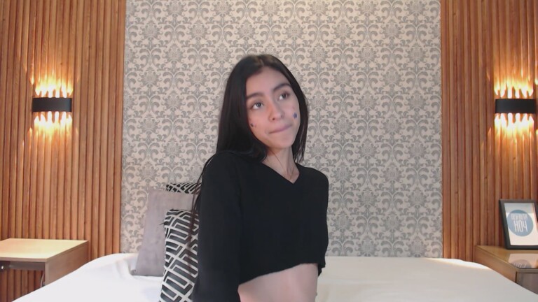 Charlotte_18's Streamate show and profile