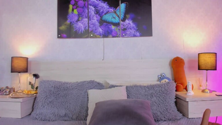 SamanthaaWoods's Streamate show and profile