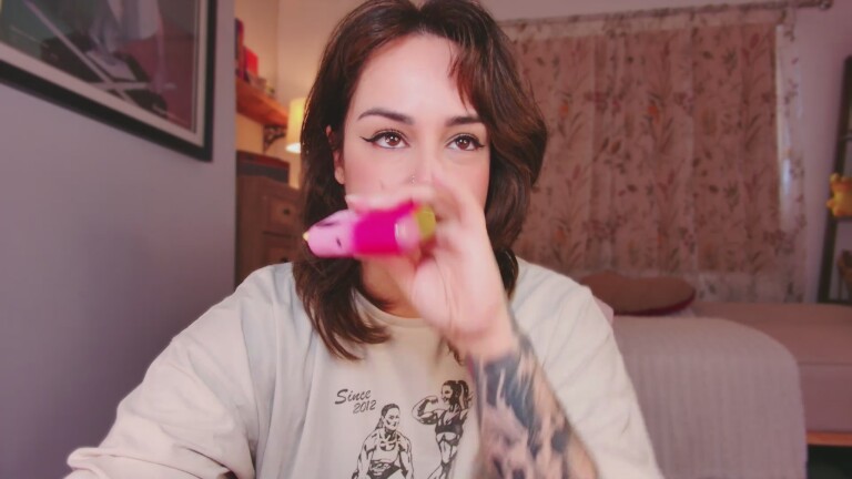 Aerin's Streamate show and profile