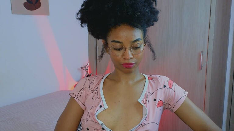 kriss_reyes's Streamate show and profile