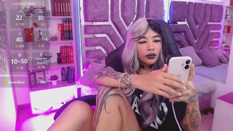 AliceWaalker's Streamate show and profile