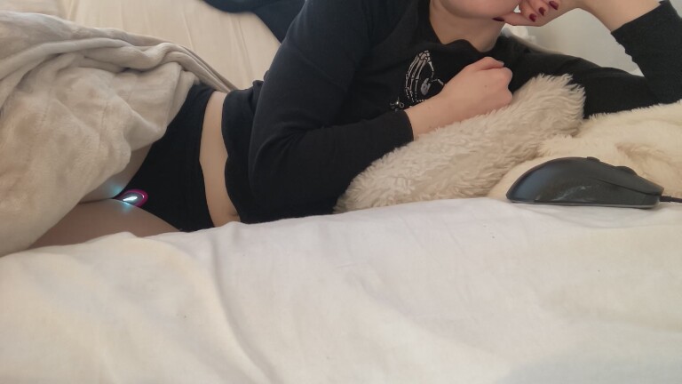 18yearoldnewbie's Streamate show and profile